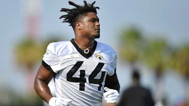 Jaguars linebacker Myles Jack runs without a helmet in a practice.